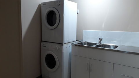 Private Apartment With Scenic Gardens - Pubs and Clubs 16