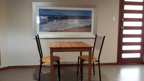 Private Apartment With Scenic Gardens - Pubs and Clubs 8