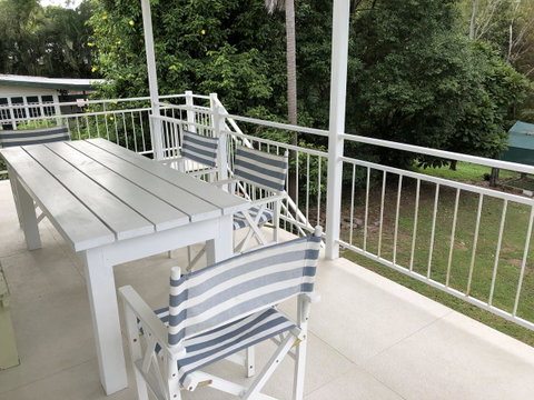 Daggoombah Holiday Home Magnetic Island - Pubs and Clubs 4
