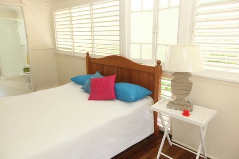 Daggoombah Holiday Home Magnetic Island - Pubs and Clubs 11
