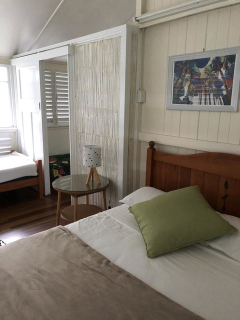 Daggoombah Holiday Home Magnetic Island - Pubs and Clubs 10