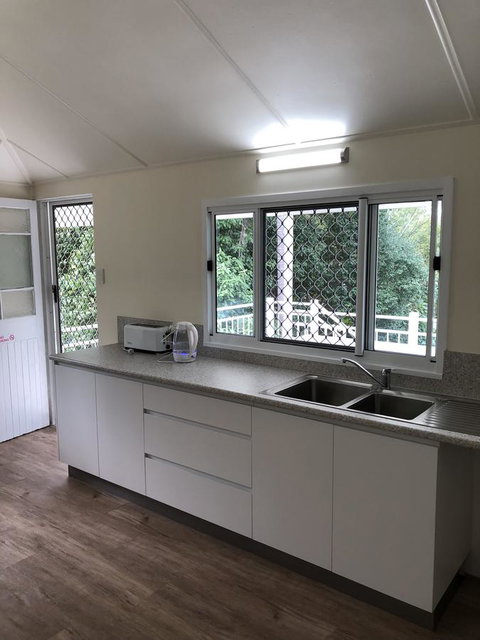 Daggoombah Holiday Home Magnetic Island - Pubs and Clubs 3