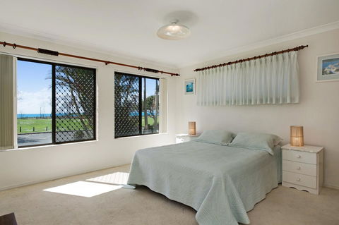 Walk To Surf Beach - Ground Floor Apartment - Bribie Horizons Boyd St, Woorim - Pubs and Clubs 15