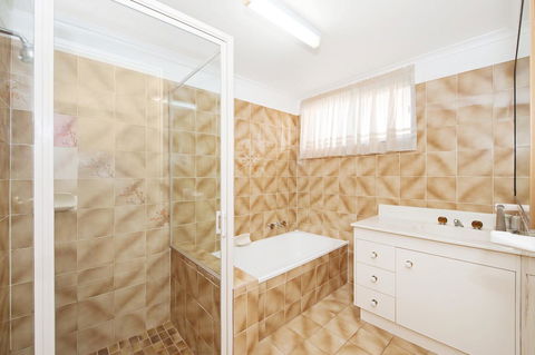 Walk To Surf Beach - Ground Floor Apartment - Bribie Horizons Boyd St, Woorim - Pubs and Clubs 1