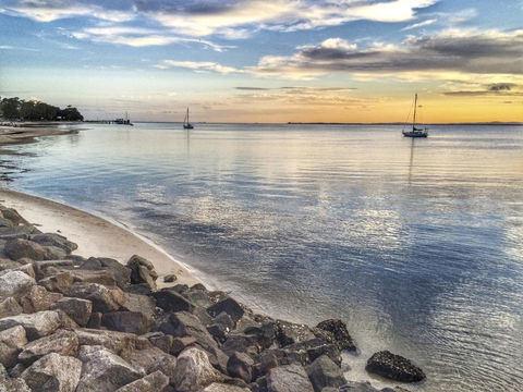 Great Views, Ground Floor Unit Clearview Apartments South Esplande, Bongaree - Pubs and Clubs 5