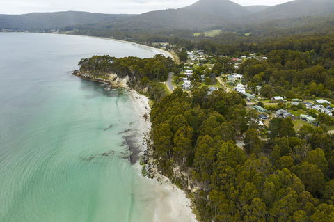 Adventure Bay Holiday Home - Pubs and Clubs 8