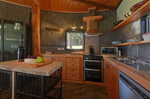 Taylors Bay Cottage - Go Out 7