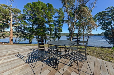 Taylors Bay Cottage - Go Out 2