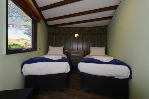 Taylors Bay Cottage - Go Out 10