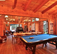 Bruny Island Lodge - Pubs and Clubs
