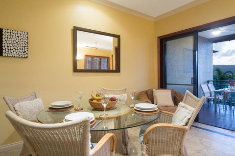 #8 The Point Apartments - Port Douglas - Pubs and Clubs 3