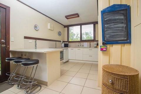 'Banksia 7' Marine Parade - Pubs and Clubs 1