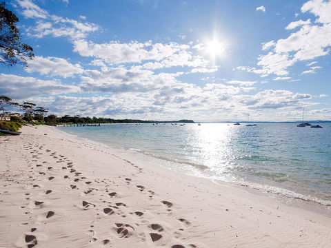 'Beachside' Shoal Bay, Unit 4 - Pubs and Clubs 1