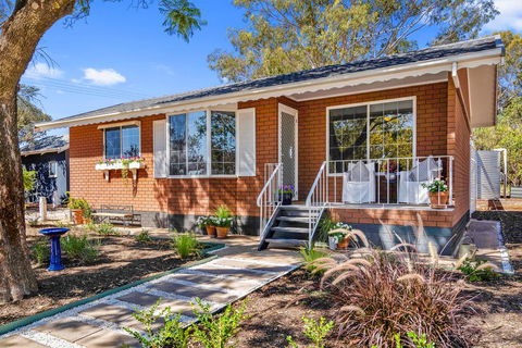 'In The Vines' Guest Cottage, Barossa Valley - Pubs and Clubs 3