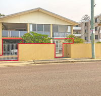 'Mooring One Downstairs' 23 Shoal Bay Rd - Fantastic ground floor duplex with views WIFI and Air Conditioning - Pubs and Clubs