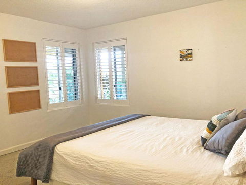 'Mooring One Downstairs', 23 Shoal Bay Rd - Fantastic Ground Floor Duplex With Views, WIFI And Air Conditioning - Pubs and Clubs 3