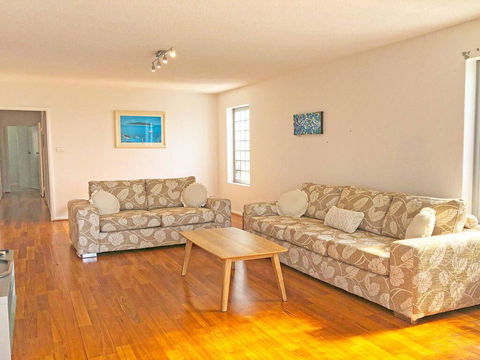 'Mooring One Downstairs', 23 Shoal Bay Rd - Fantastic Ground Floor Duplex With Views, WIFI And Air Conditioning - Pubs and Clubs 1