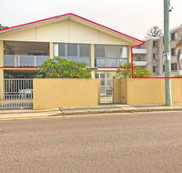 'Mooring Two Upstairs' 23 Shoal Bay Rd - Stunning views WIFI Air Conditioning and Boat Parking - Pubs and Clubs