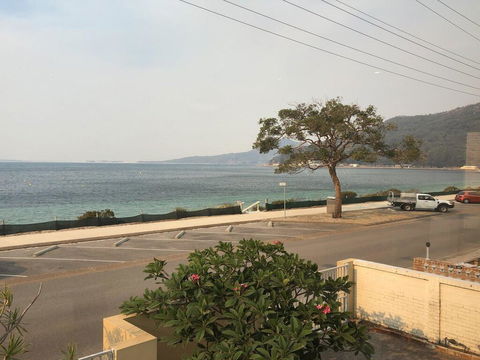 'Mooring Two Upstairs', 23 Shoal Bay Rd - Stunning Views, WIFI, Air Conditioning And Boat Parking - Pubs and Clubs 2