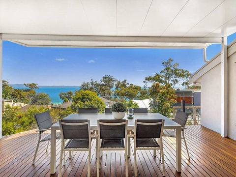 'Nunkeri', 5 Kerrie Close - Stunning House With Fabulous Views, Linen, WIFI & Air Conditioning - Pubs and Clubs 0