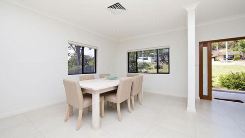 'Ocean To Beach' Luxury Hide Away - Pubs and Clubs 0