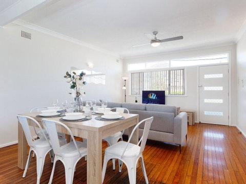 'Shoalz', 28 Rigney Street - Renovated Pet Friendly Cottage & Boat Parking - Go Out 2