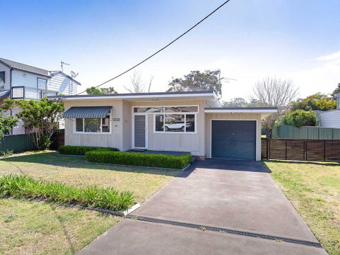 'Shoalz', 28 Rigney Street - Renovated Pet Friendly Cottage & Boat Parking - Go Out 0
