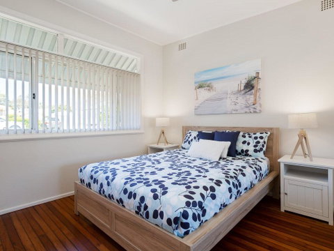 'Shoalz', 28 Rigney Street - Renovated Pet Friendly Cottage & Boat Parking - Go Out 1