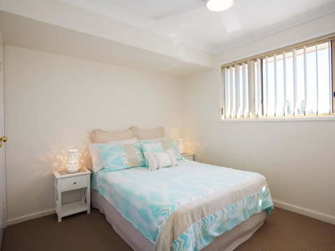 'Walk On Birubi', 1/40 Ocean Ave - Pet Friendly, WIFI, Boat Parking & Water Views - Go Out 3