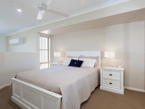 'Walk On Birubi', 1/40 Ocean Ave - Pet Friendly, WIFI, Boat Parking & Water Views - Go Out 2