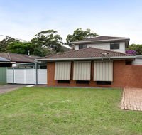 'Willows At The Bay' 111 Horace St - Large House with Aircon WIFI and Boat Parking. - Pubs and Clubs