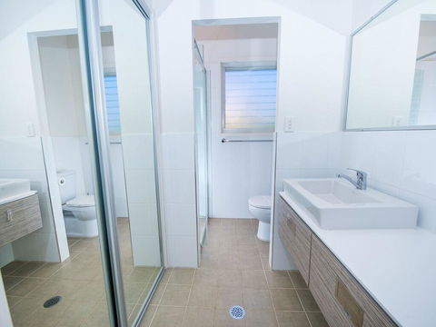1 'Florida', 5 Lillian Street - 2 Min Walk To Beach, Shops & Restaurants - Pubs and Clubs 1