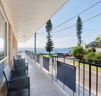 1 'Shoal Towers' 11 Shoal Bay Road - fantastic unit across the road from beach - Pubs and Clubs