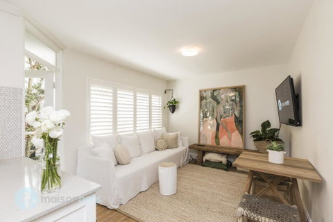 1 Bdrm Manly Beachside Apt With Parking - Go Out 0