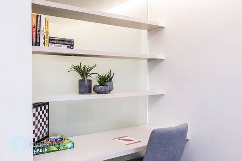 1 Bedroom Apt With Parking Walk To ANU - Go Out 3