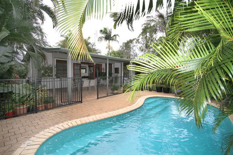 1/121 Park Crescent, Coolum Beach - Pubs and Clubs 0