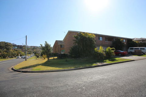 1/2 Brunswick Avenue - Go Out 0