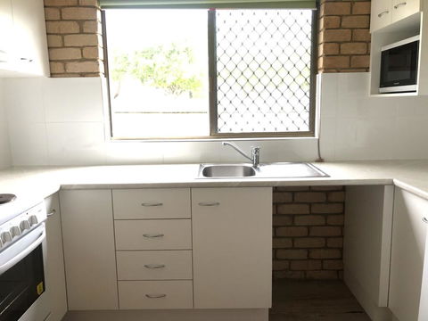 1/5 Piper Street, Peregian Beach - Pubs and Clubs 1