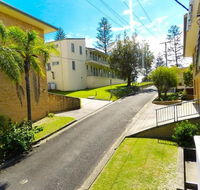 1/6 Convent Lane - Pubs and Clubs