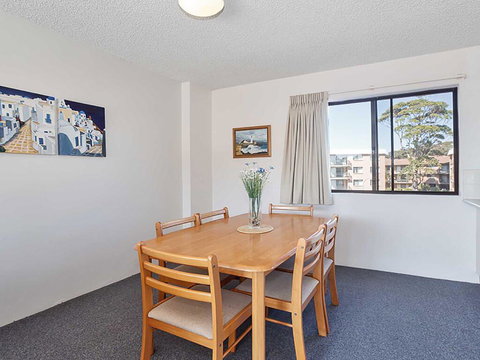 10 'Intrepid' 3 Intrepid Close - Water Views Over Shoal Bay Beach - Go Out 1