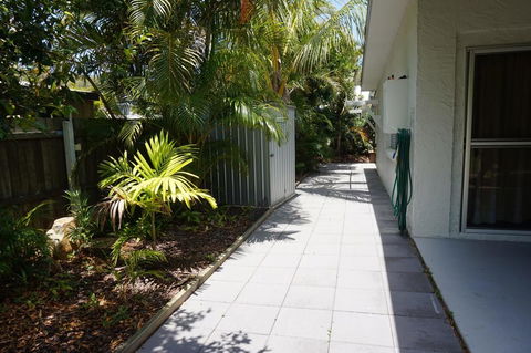 11 Bomburra Court - Rainbow Beach, Comfortable Beach House, Plenty Of Boat Parking - Go Out 3