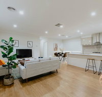 118 Refreshing 3BR Werribee Family House - Pubs and Clubs