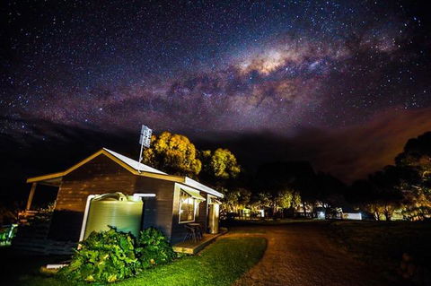 12 Apostles Cottages - Pubs and Clubs 0