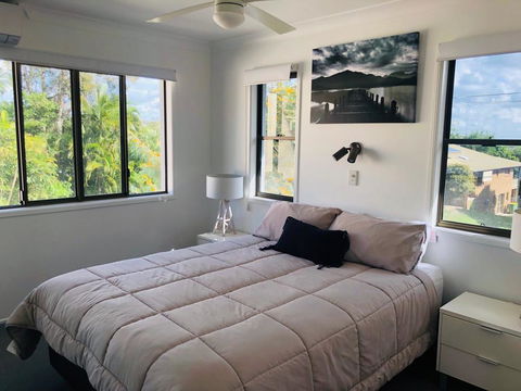 12 Cooloola Drive - Family Home, Close To Beach, Pet Friendly - Go Out 1