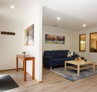 12 Mount Porepunkah Road - Pubs and Clubs