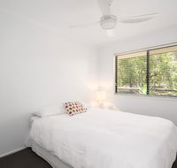13 Orania Court Rainbow Shores - Pool sleeps 8 air conditioning fire pit - Go Out