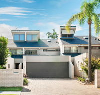 15 'The Moorings' 4 Cromarty Road - stunning with water views  pool - Pubs and Clubs