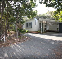 15 Belle Court - Modern architect designed open plan holiday home with outdoor shower - Go Out