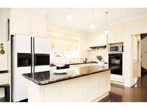 15 Charles Abbotsford Mansion - Go Out 3