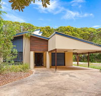 18 Naiad Court - Rainbow Shores Modern Beach House Walk to Beach - Go Out